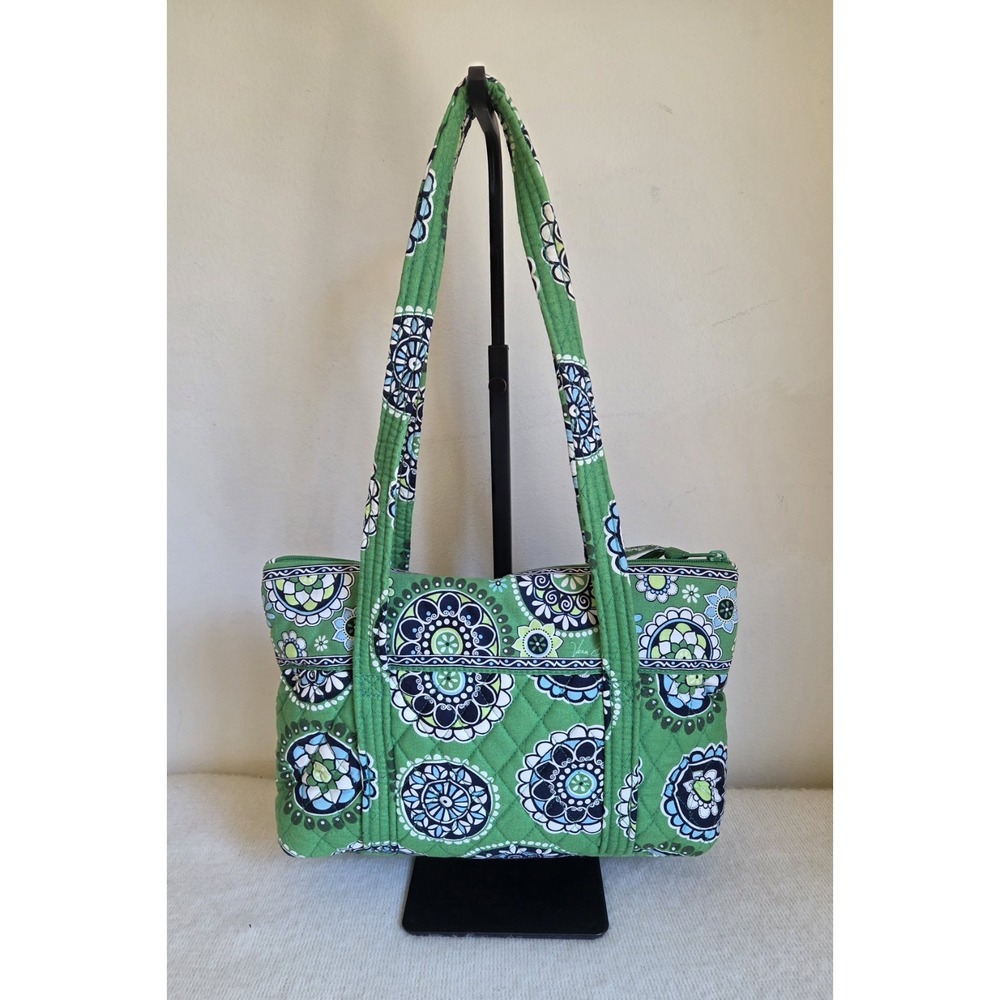 Retired Vera Bradley Green Medallion Shoulder Bag – Quilted Cotton – Classic VB - Picture 2 of 8